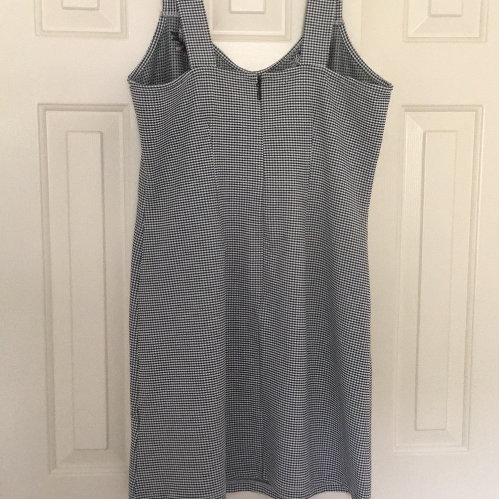 Dress - Picture 2 of 7